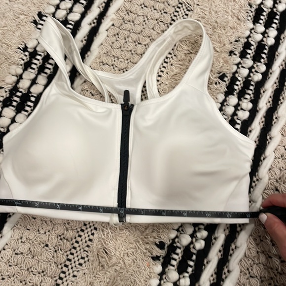 Nike front closure zip up sports bra - Picture 6 of 6